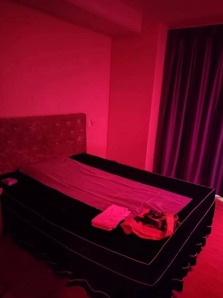 东方伟业4楼香瑟足道，看最近总